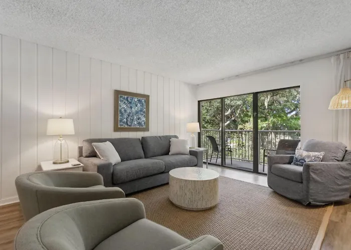 2112 Beach Wood