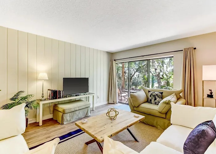 2060 Beach Wood